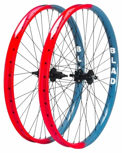 mafiabikes blad 27.5 komplet kół rowerowych Laufradsatz wheelie wheel set geared red grey (1).webp