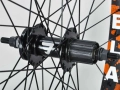 mafiabikes blad 29 komplet kół rowerowych Laufradsatz wheelie wheel set geared orange splatter (6).webp