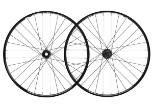 NS Bikes Fundamental Cassette 26" zapletená kola MTB | Black