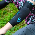 7idp-sam-hill-lite-ochraniacze-lokci-ellenbogenschoner-skate-elbow-pads-chranice-loktu-black (2).webp