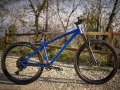 dartmoor-sparrow-mullet-27-29-mtb-rower-rad-fahrrad-kolo-space-blue-lime (16).webp
