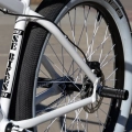 rower-wheelie-bike-fahrrad-se-bikes-maniacc-flyer-27-arctic-white (2).webp