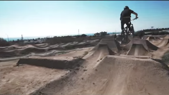 Dirt jump track features explained